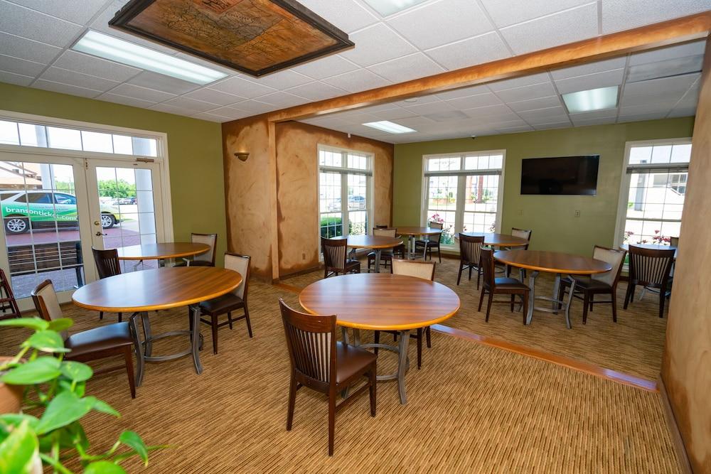 Angel Inn Near Imax, A Travelodge By Wyndham Branson Extérieur photo