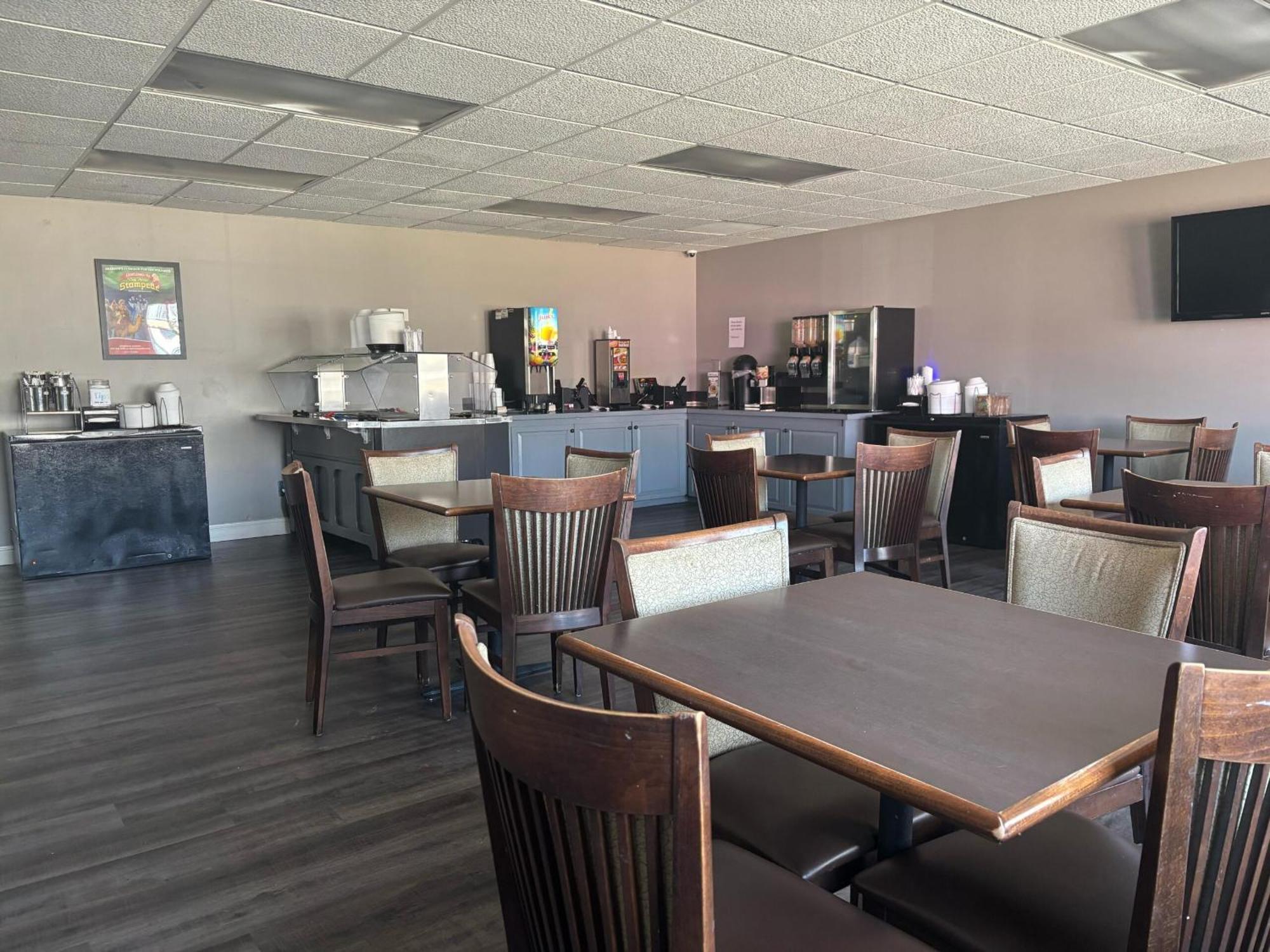 Angel Inn Near Imax, A Travelodge By Wyndham Branson Extérieur photo