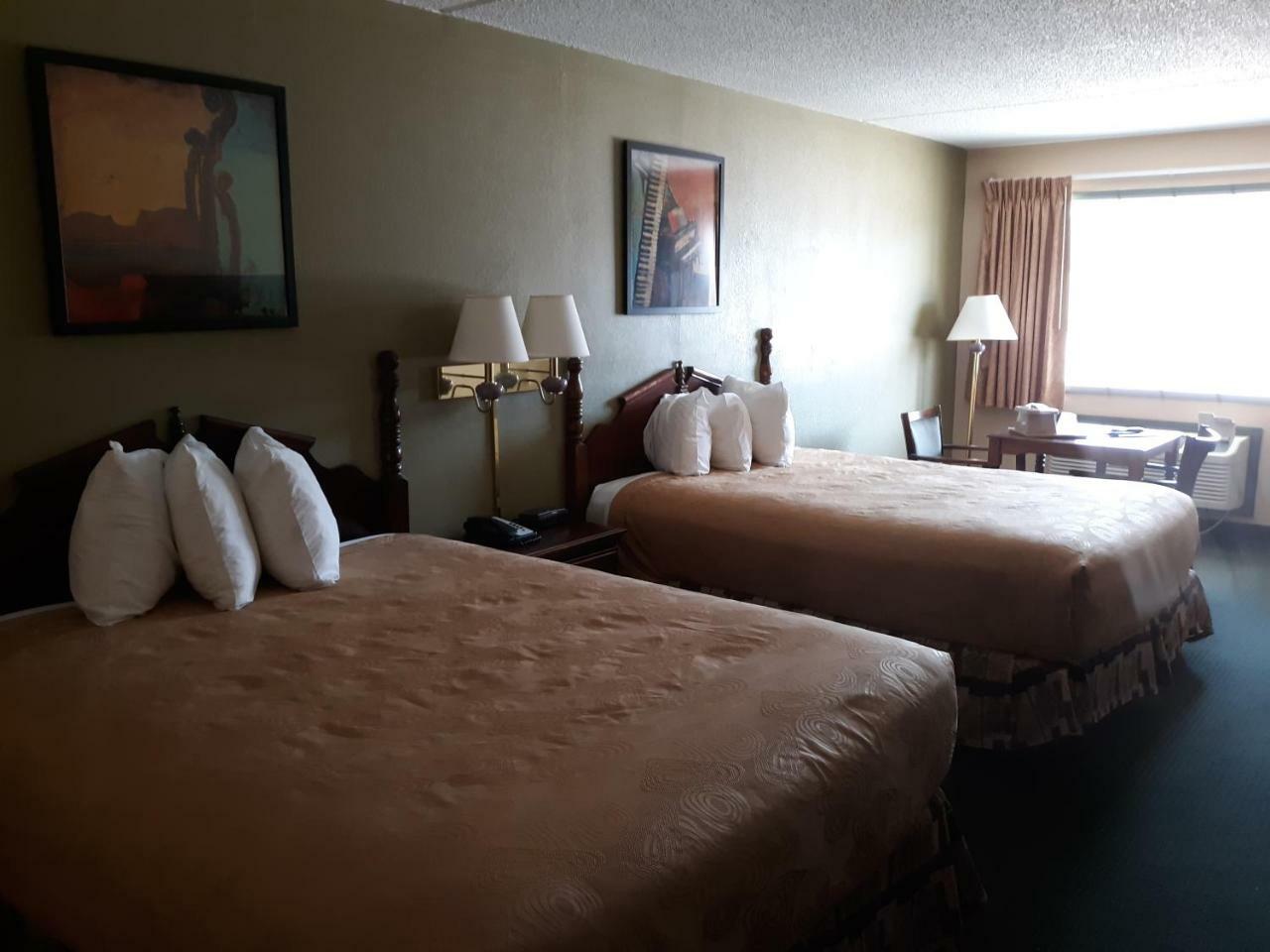 Angel Inn Near Imax, A Travelodge By Wyndham Branson Extérieur photo