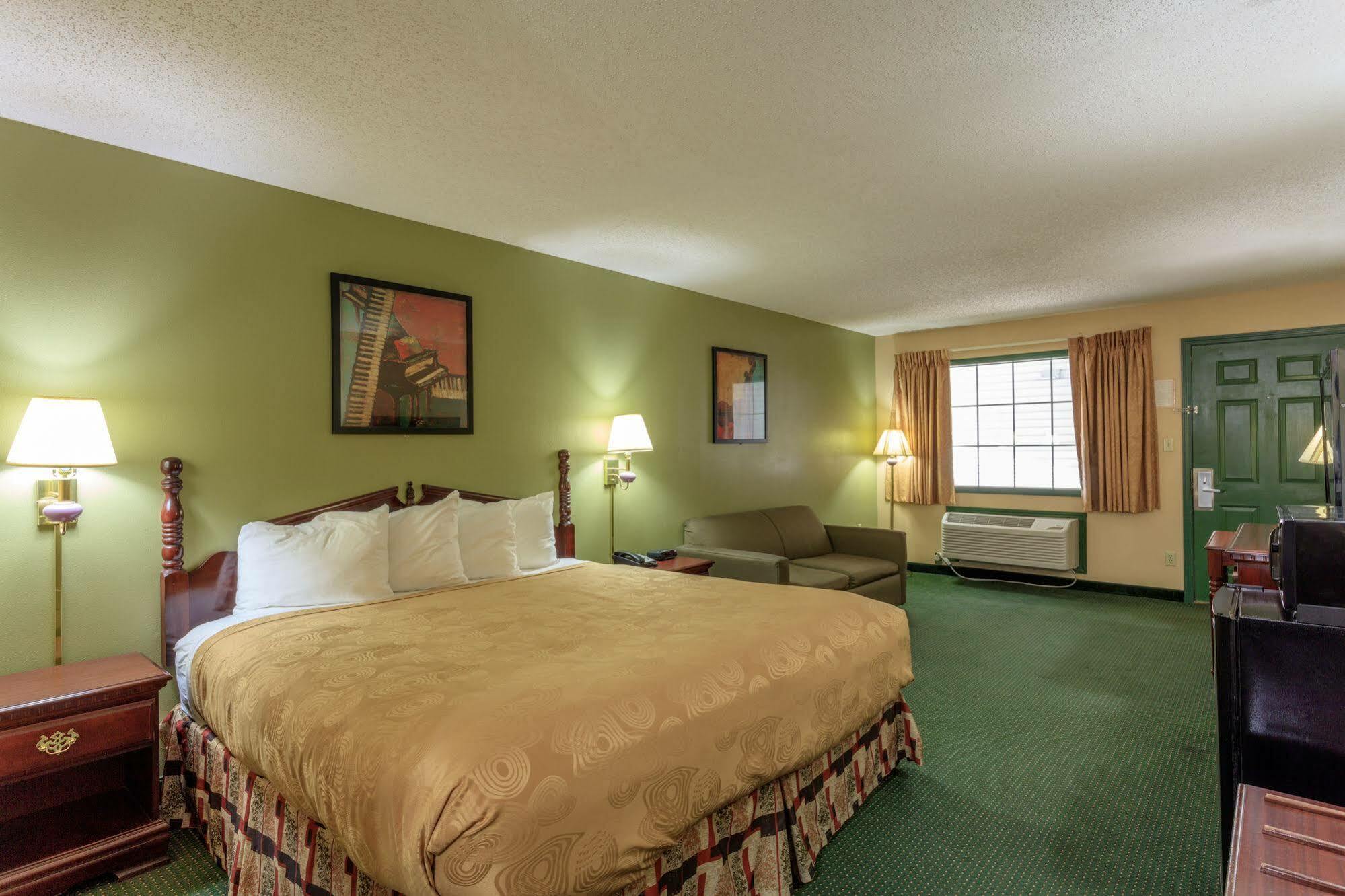 Angel Inn Near Imax, A Travelodge By Wyndham Branson Extérieur photo